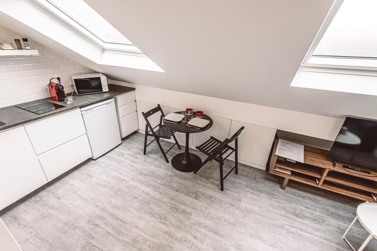 Le Coquet Logement Climatise Face A La Cathedrale - 3G Ρενς Εξωτερικό φωτογραφία