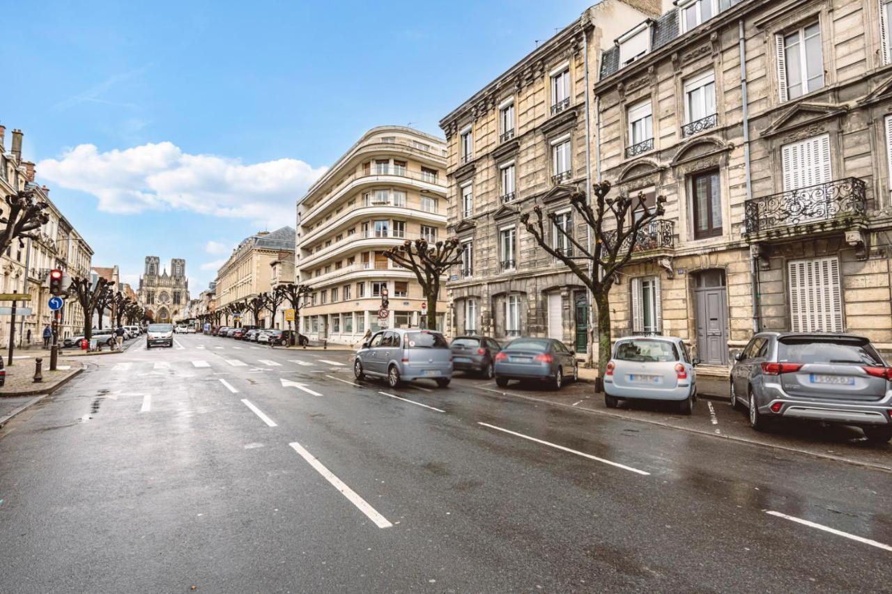 Le Coquet Logement Climatise Face A La Cathedrale - 3G Ρενς Εξωτερικό φωτογραφία